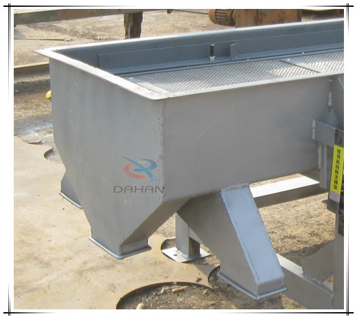 側(cè)掛式直線(xiàn)篩出料口